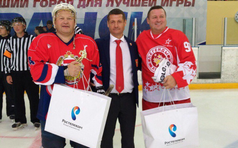 Лучших игроков команд «Легенды хоккея СССР» и «Ветераны Мордовии» выбрали с помощью мобильной связи от «Ростелекома»