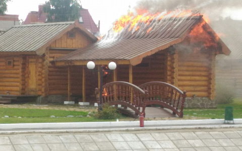 В Саранске за 20 минут потушили «Мордовское подворье» (ФОТО)