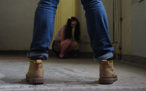 В Екатеринбурге задержали мужчину, который изнасиловал 12-летнюю девочку