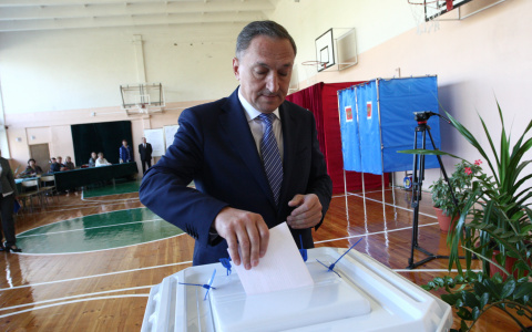 В Мордовии Председатель Правительства Владимир Сушков проголосовал на своем избирательном участке