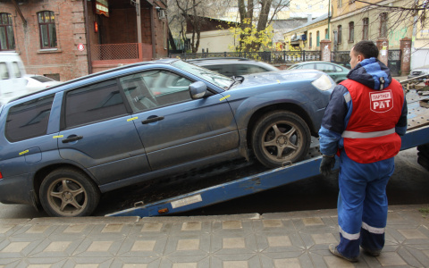 Житель Саранска получил 130 тысяч из-за неудачной погрузки внедорожника на эвакуатор