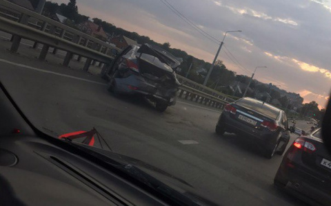 ДТП в Саранске: легковушку отбросило в отбойник