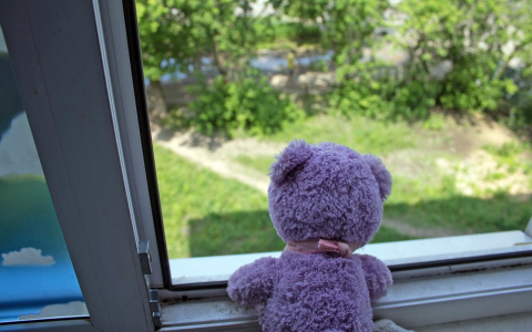 В Саранске маленький ребенок выпал с окна девятого этажа