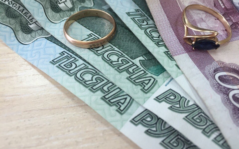 Жительница Мордовии в Пензенской области сняла порчу, прихватив золото и деньги