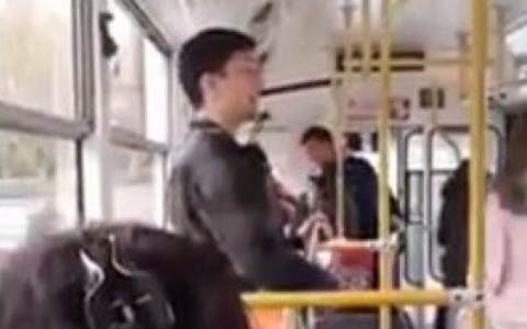 В Мордовии молодые певцы выступили в троллейбусе