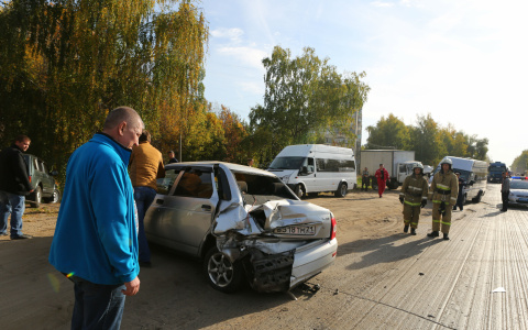 В Саранске водитель «Приоры» пытался скрыться от ДПС: есть пострадавшие