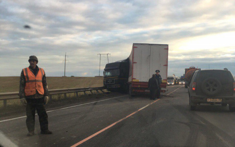 В Мордовии произошло тройное ДТП с участием большегруза