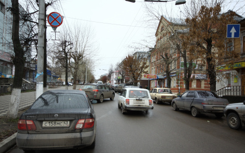 Госдума может разрешить многодетным семьям парковаться на местах для инвалидов