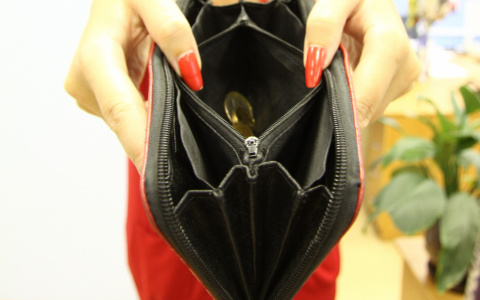 В Мордовии безответственность заемщицы заставила расплатиться с кредитом поручительницу