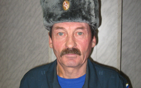 Пожарный из Мордовии встретился с мужчиной, которому спас жизнь более 40 лет назад