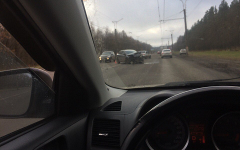 В Саранске иномарка и «ГАЗ» столкнулись «лоб в лоб»