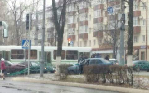 В центре Саранска столкнулись «ВАЗ» и иномарка