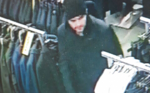 В Саранске полицейские устанавливают личность подозреваемого в краже