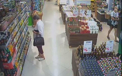 В Саранске ищут женщину, которая присвоила чужой кошелек с деньгами