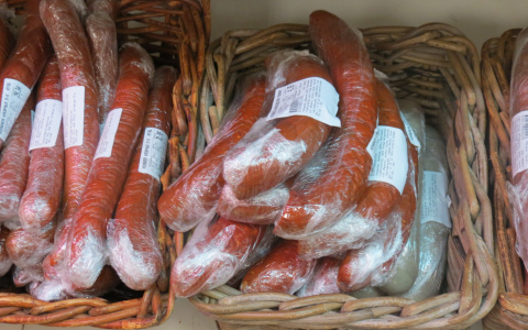 В Саранске индивидуальный предприниматель продавал испорченные продукты