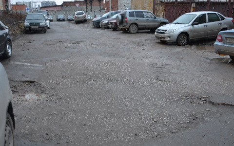 В Йошкар-Оле начальник избил рабочего за отказ укладывать асфальт