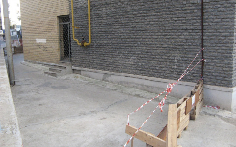 На одной из строек Саранска сорвался с высоты рабочий