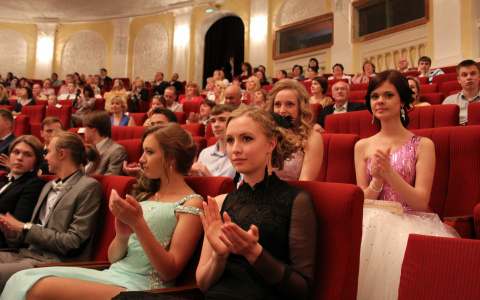 В Саранске определились с датами проведения выпускных вечеров