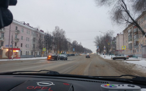 В Саранске не поделили дорогу «ВАЗ» и дорогой внедорожник