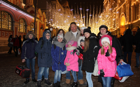 Актер Станислав Дужников организовал экскурсию по Москве для детей из саранского приюта «Надежда»