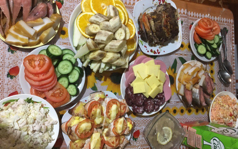 Подборка новогодних столов жителей Мордовии