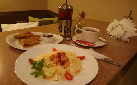 Новости России: В Роспотребнадзоре рассказали, как правильно питаться на Новый год