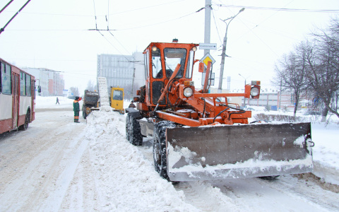 На трассах в Мордовии из-за снегопада организовано круглосуточное дежурство дорожников