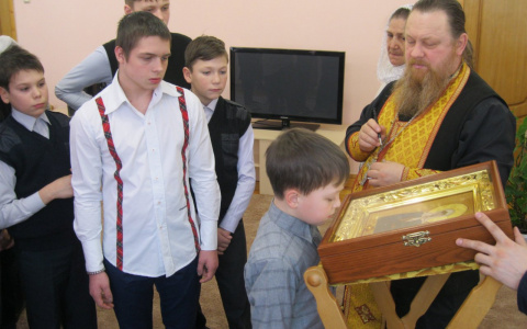 Иконе Матроны Московской поклонились воспитанники саранского приюта «Надежда»