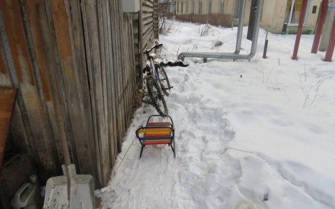 В Мордовии бродяга украл у ребенка санки