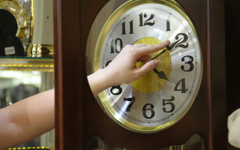 В Госдуму внесли законопроект о возврате летнего времени