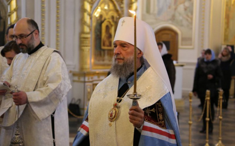 Во всех храмах Саранской епархии идут панихиды по погибшим в авиакатастрофе в Подмосковье