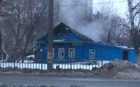 В центре Саранска горел нежилой дом 