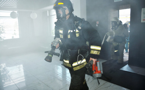 Сотрудники МЧС провели масштабные учения на тренировочной базе ФК «Мордовия» 