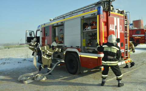 Сотрудники МЧС Мордовии соревновались в боевом развертывании 