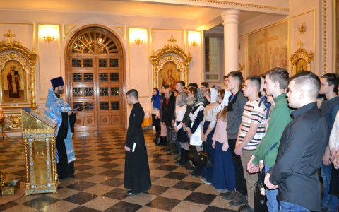 Православная молодежь Мордовии отметила праздник Сретения Господня 