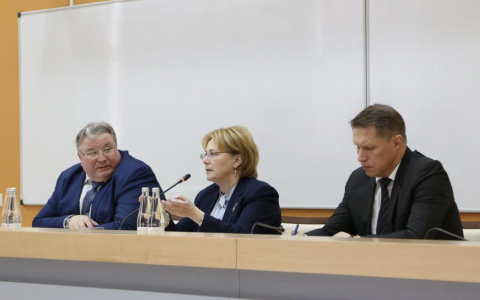 Вероника Скворцова в Саранске встретилась со студентами-медиками