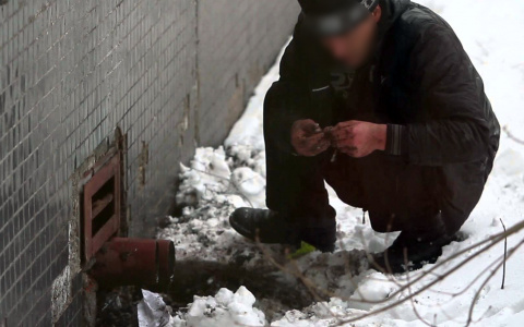 В Саранске задержали мужчину, который искал «закладки» возле многоквартирного дома