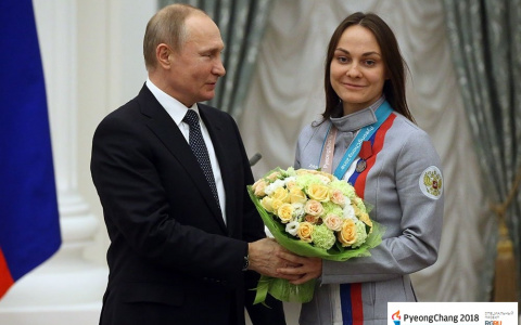 Мордовская лыжница Анастасия Седова за олимпийскую бронзу получила в Кремле медаль ордена и автомобиль