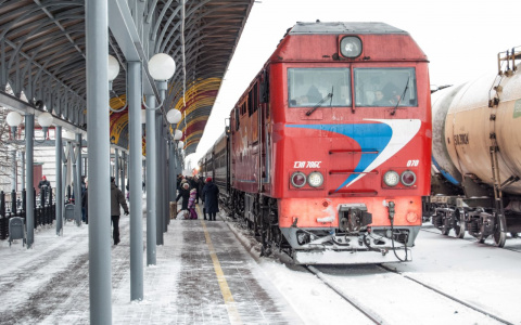 Автомобиль, в котором ехал житель Мордовии, поезд протащил 300 метров