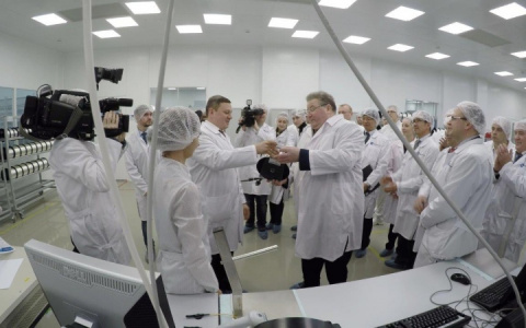 Главе Мордовии подарили двухмиллионную катушку оптического волокна