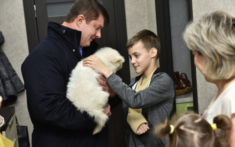 Президент подарил ярославскому школьнику щенка из Саранска 