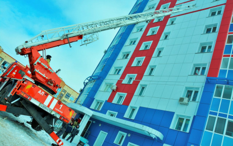 Сотрудники МЧС тушили условный пожар близ стадиона «Мордовия Арена»