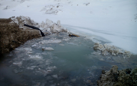 В Мордовии гусеничный трактор ушел под лед (ФОТО, ВИДЕО)