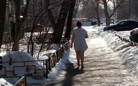 Нижегородка сбежала из роддома в ночной сорочке