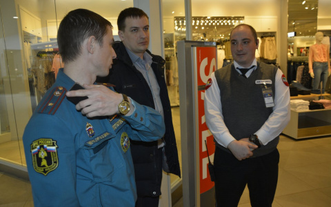 В Саранске эвакуировали посетителей и персонал крупного торгового центра