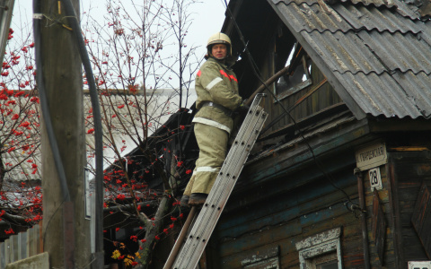В Мордовии загорелись два жилых дома