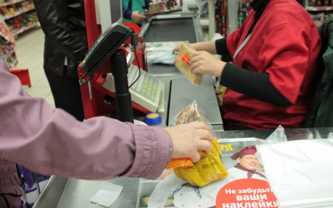 В Мордовии два продавца-кассира устроили драку в кабинете директора