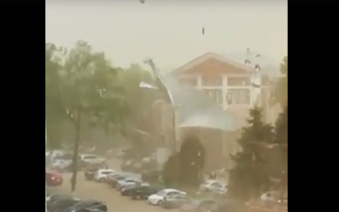 Ураганный ветер в Саранске оставил завод «Биохимик» без крыши