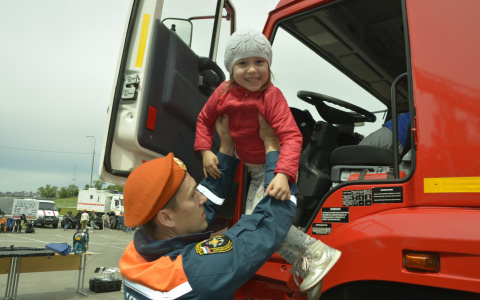 В Саранске прошла выставка техники МЧС (ФОТО)