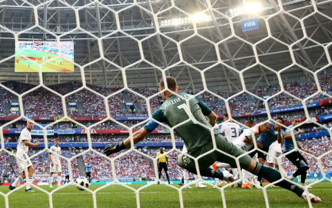 Сборная России разгромно проиграла Уругваю в матче чемпионата мира—2018